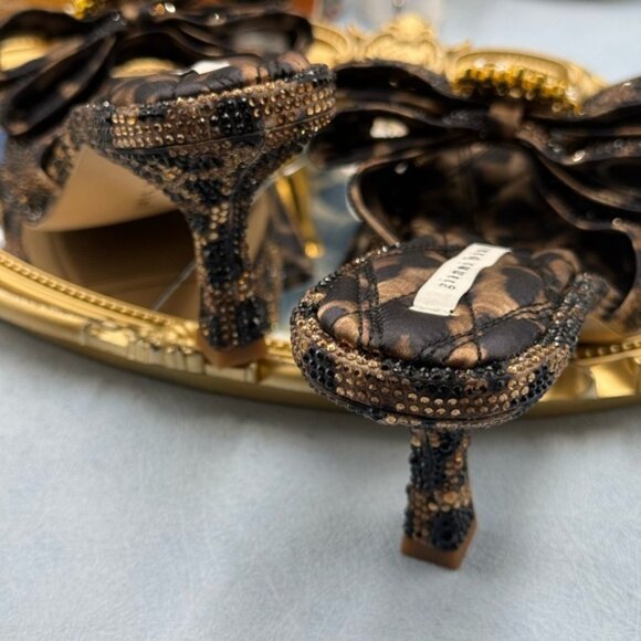 🆕 GIANNI BINI 🧿NWOB PeekaTwo Leopard Print Crystal Keyhole Ornament Sandal Sz7 - Picture 16 of 16
